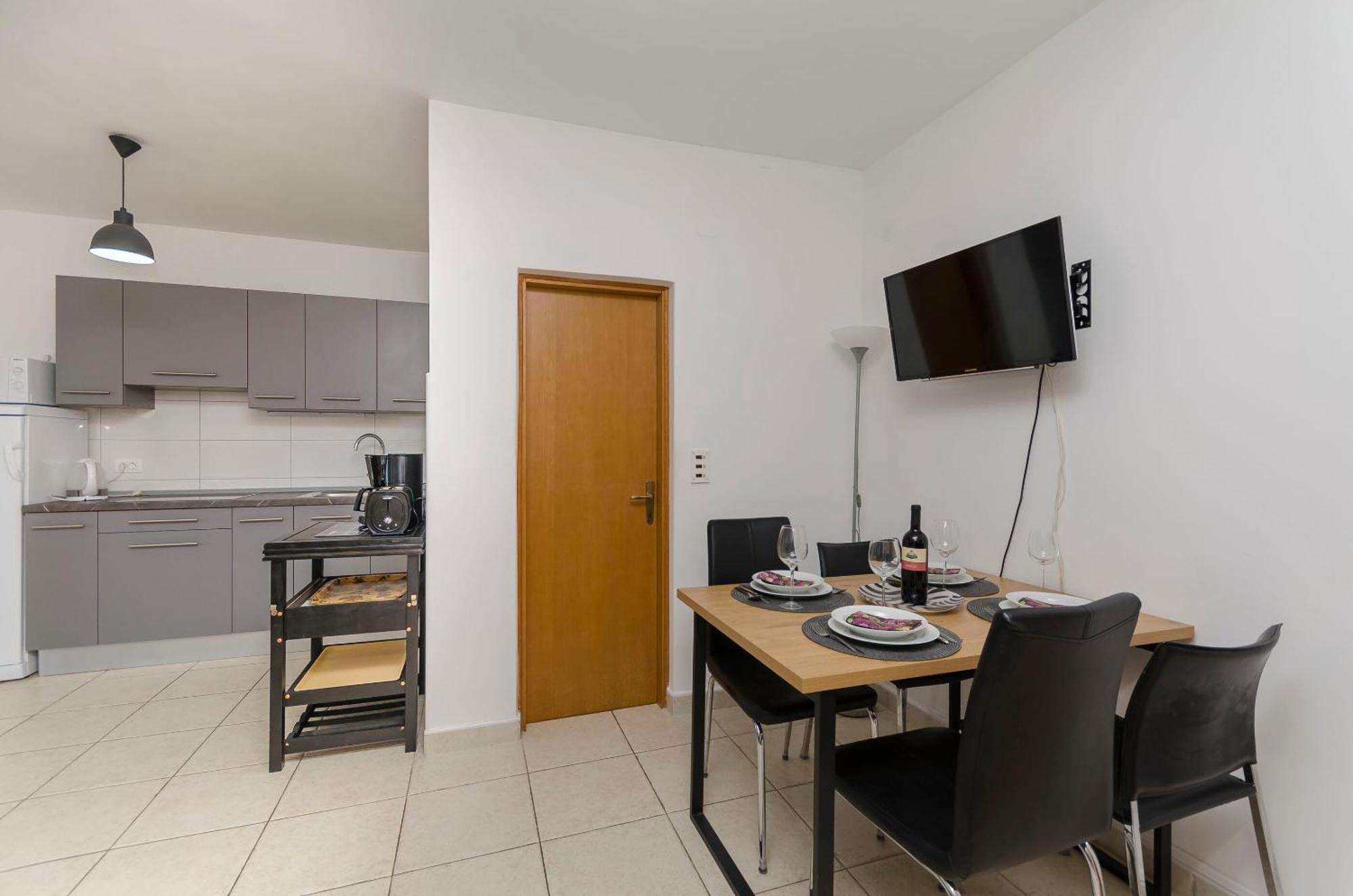 Apartments Daniela Водице Екстер'єр фото